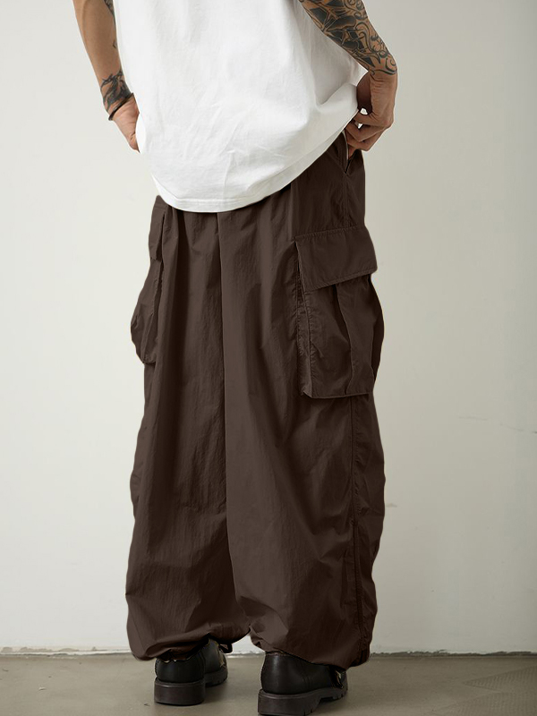 Herren-Cargohose mit großen Taschen und gebundenen Füßen-1