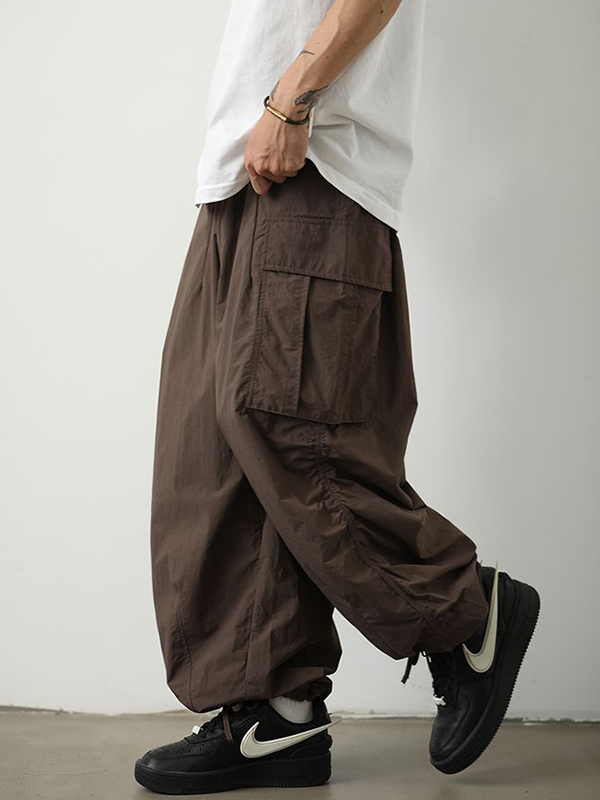 Herren-Cargohose mit großen Taschen und gebundenen Füßen-2