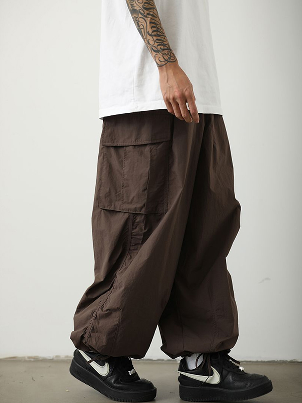 Herren-Cargohose mit großen Taschen und gebundenen Füßen-3