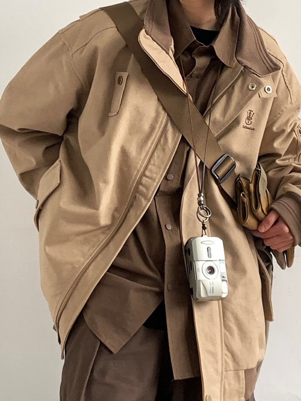 Herren-Spleißjacke mit Vintage-Stickerei und Reverskragen-1