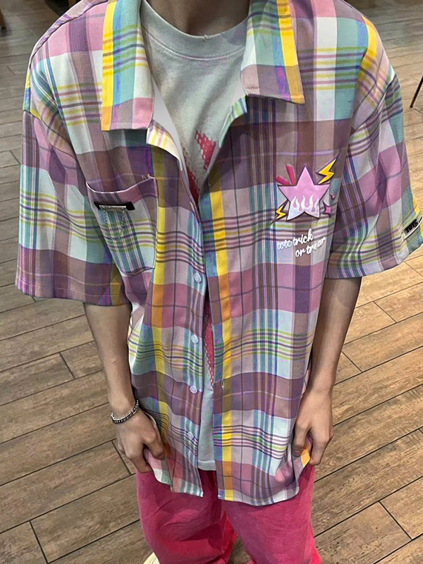 Herren Vintage-Bluse mit buntem Karomuster und kurzen Ärmeln-1