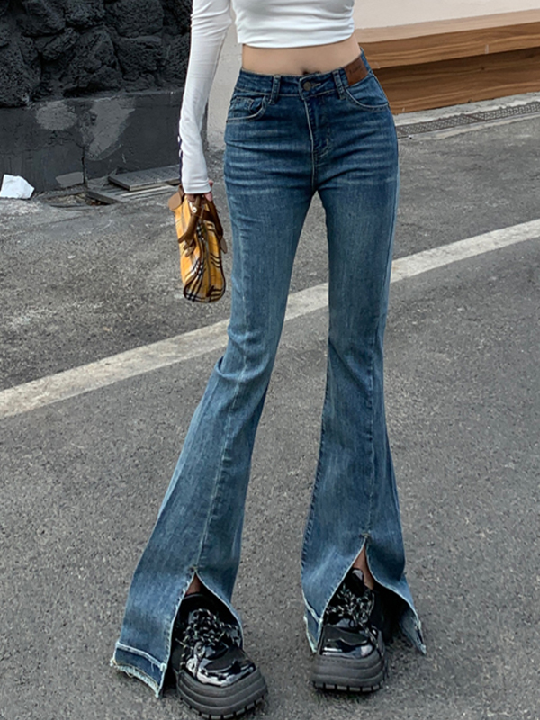 Schlankmachende Flare-Jeans mit Schlitz und leicht ausgestelltem Bein-1