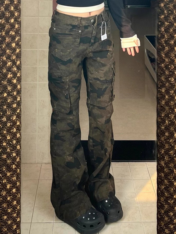 Schlagjeans im Camouflage-Stil von American High Street-1