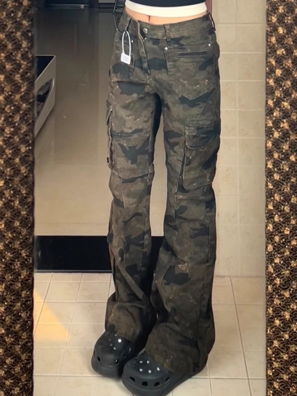 Schlagjeans im Camouflage-Stil von American High Street-2