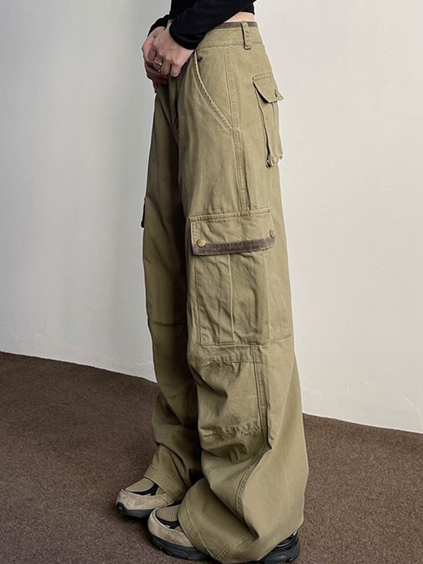 Plissierte Cargohose mit vielen Taschen-1