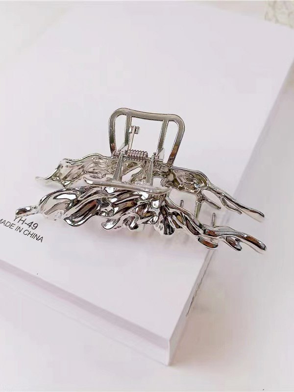 Schmetterlingsklauenclip aus flüssigem Metall-3
