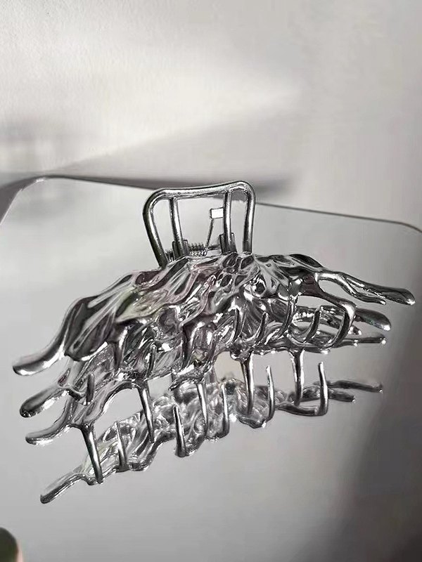 Schmetterlingsklauenclip aus flüssigem Metall-2