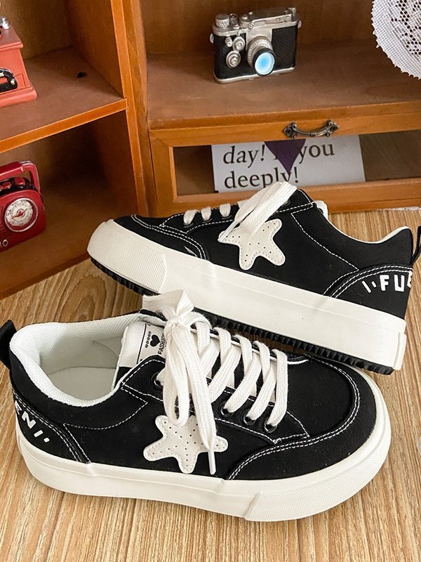 Flache Sneaker mit Stern-Alphabet-2