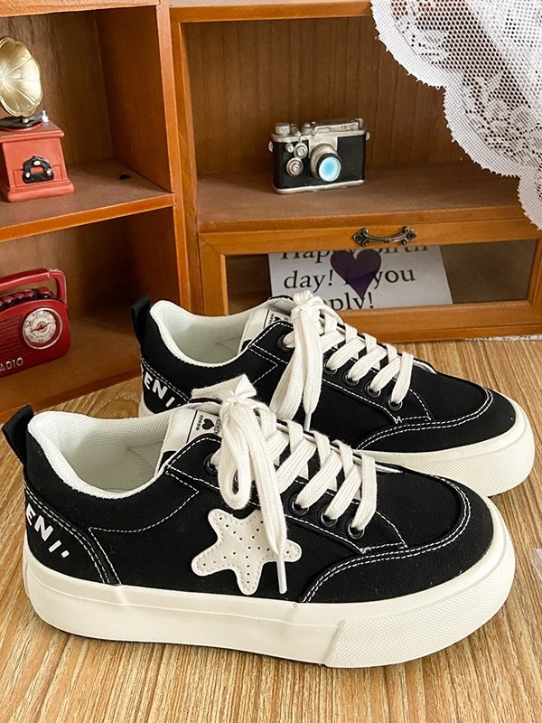 Flache Sneaker mit Stern-Alphabet-1