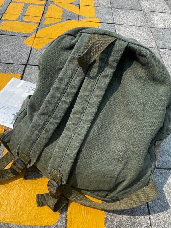 Rucksack mit unterschiedlichem Patch-Dekor-4