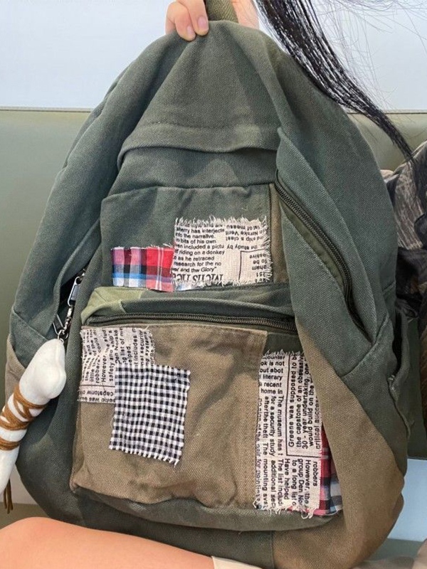 Rucksack mit unterschiedlichem Patch-Dekor-2